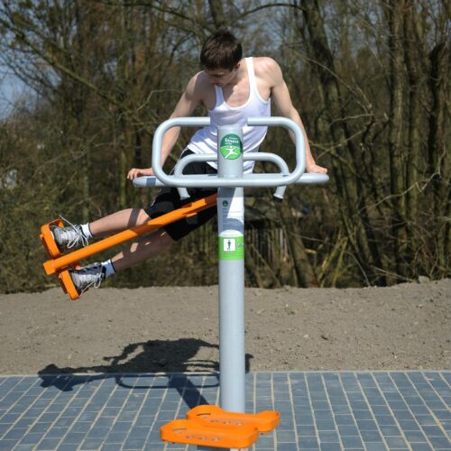 Buiten fitness toestel: Ski trainer 6 Versterk je heupen en verbeter je balans met het OF3 outdoor fitnessapparaat